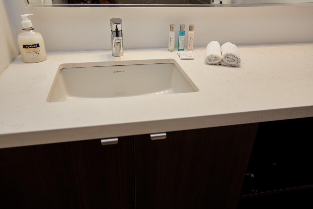 Atlas Suites - Yorkville Furnished Apartments Toronto Room photo